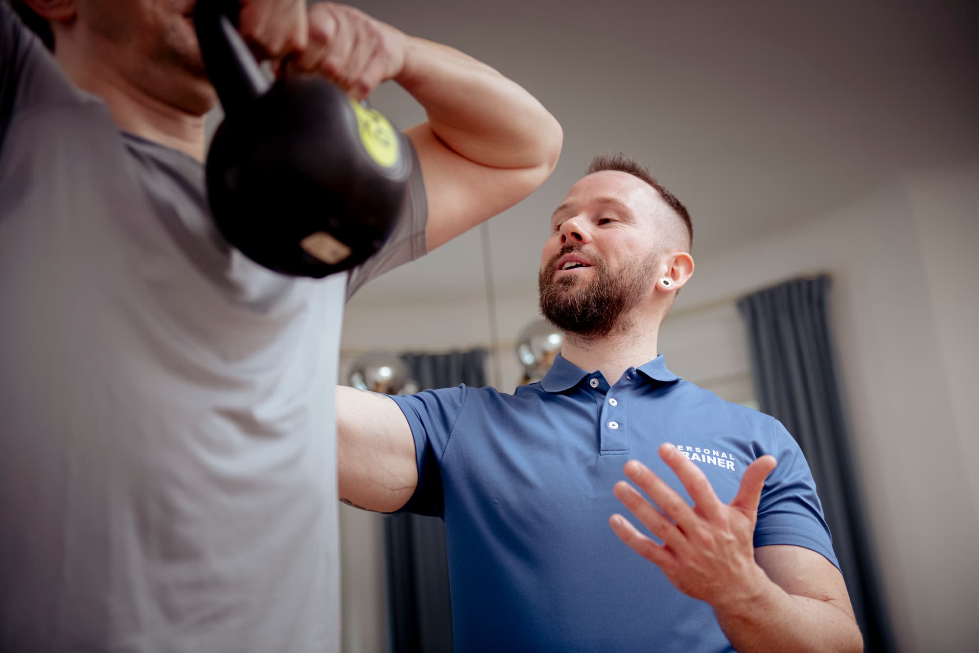 Personal Trainer Richard Proch beim Coaching in Dresden: Ein medizinisch fundierter Weg zum Abnehmen für ein gesünderes und glücklicheres Leben.